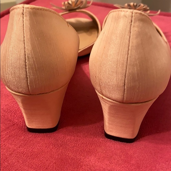 Cold water creek pump heels size 8 NWT peep toe. - Picture 3 of 5